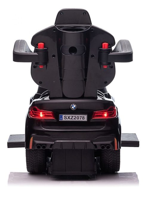 Chipolino BMW bébitaxi tolókarral - black