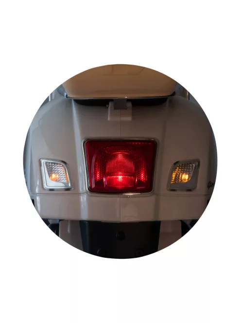 Chipolino Vespa GTS Super elektromos motor - white