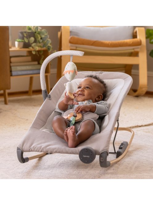 INGENUITY Masszázs vibráló hintaszék melódiával Soulful Skies™ 0m+ 9kg-ig