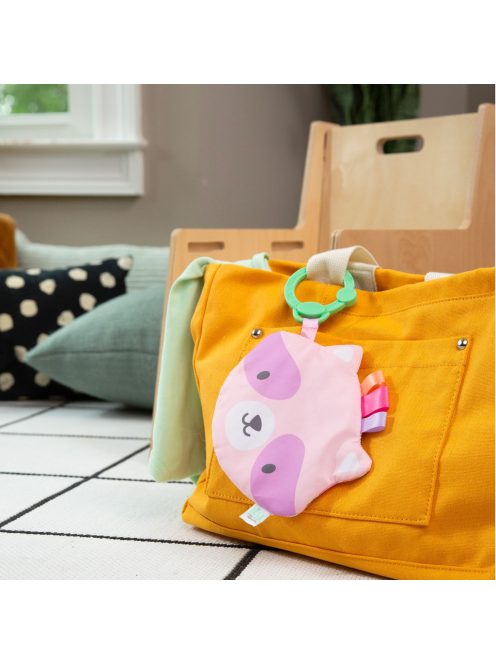 INGENUITY Crinklet™ érzékszervi játék C gyűrűn mosómedve Deni 0m+