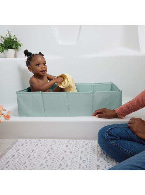 INGENUITY TuckAway™ összecsukható kád 12 hónapos kortól