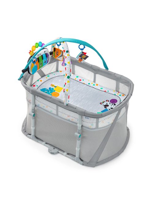 BABY EINSTEIN Kiságy járókával és zongorával 3in1 Kick & Snooze™ 0hó+