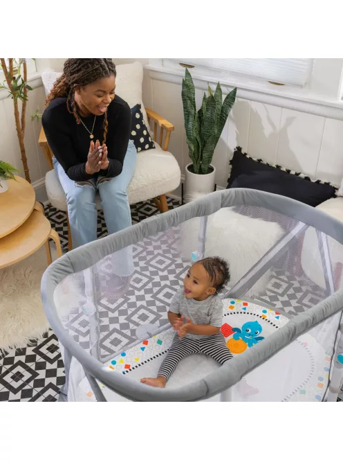Baby Einstein Kiságy járókával és zongorával 3in1 Kick & Snooze - 0hó+