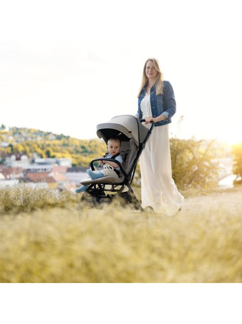 Petite&Mars Sport babakocsi Flip - Forever Black