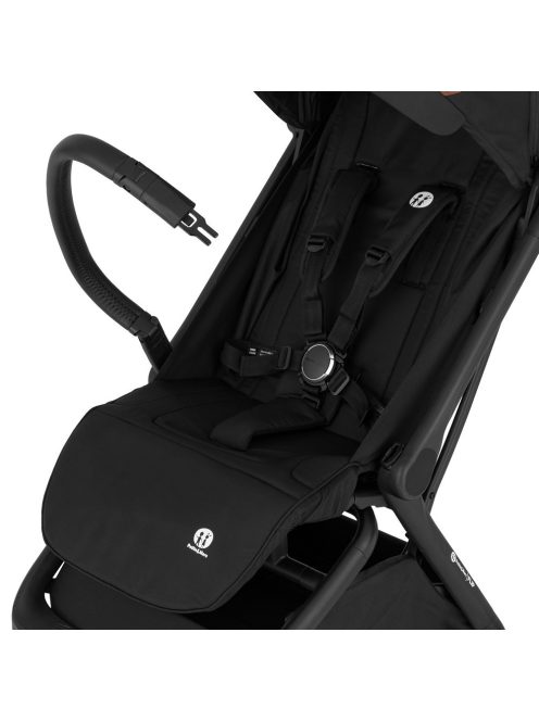 Petite&Mars Sport babakocsi Flip - Forever Black