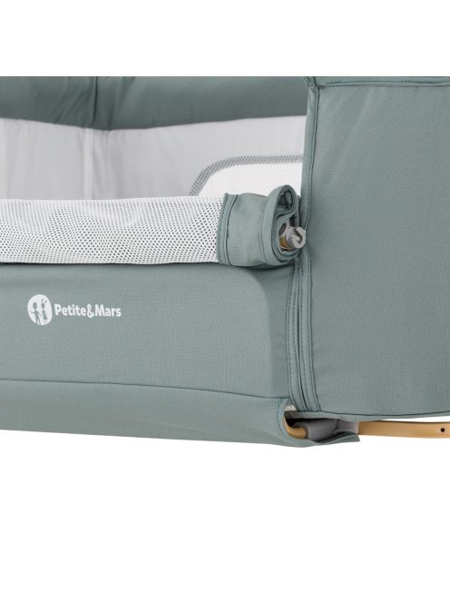 PETITE&MARS Állítható kiságy Grace Compact Foggy Green