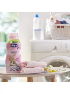   Chicco Öblítő finom virágok illatával 750 ml Sensitive - virágillat rózsaszín