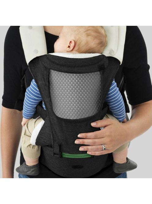 Chicco Hip Seat bébihordozó merev csípőülőkével születéstől 15 kg-ig Pirate Black