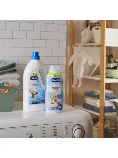   Chicco Öblítő babapúder illattal 750 ml Sensitive - púder kék