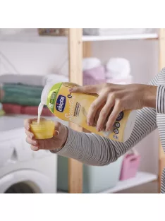   Chicco Öblítő vanília illattal 750 ml Sensitive - vanília sárga