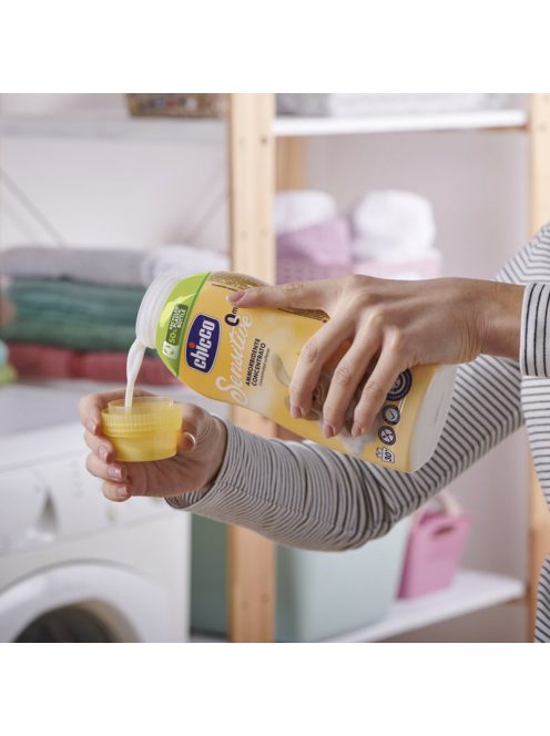 Chicco Öblítő vanília illattal 750 ml Sensitive - vanília sárga