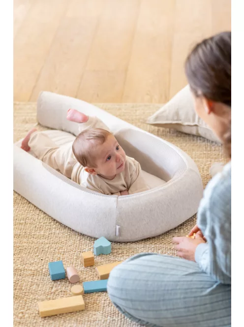 Inglesina Babafészek Welcome Pod - Quiet Beige