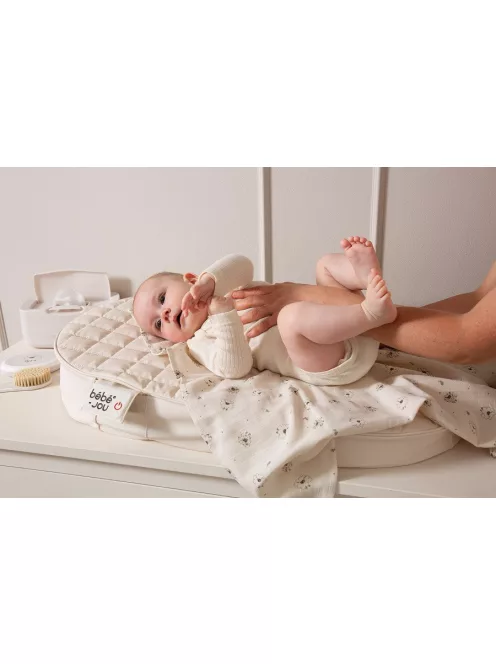 Bébé-Jou Fűtött steppelt pelenkázólap Quilted Waves hullámok - Chalk Brown