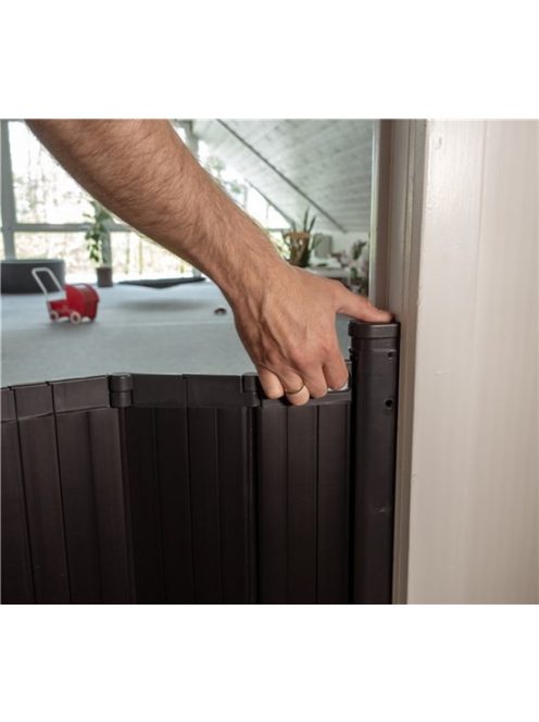 Baby Dan Guard Me Black összecsukható ajtórács 55-89 cm - fekete