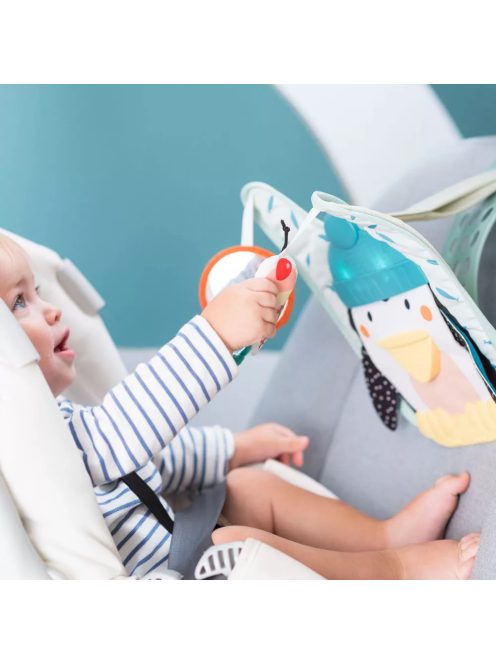 Taf Toys játék autóba Penguin Play and Kick Car Toy zenélő pingvin 12955