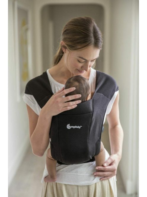 Ergobaby Embrace Hordozó: Pure Black / Fekete