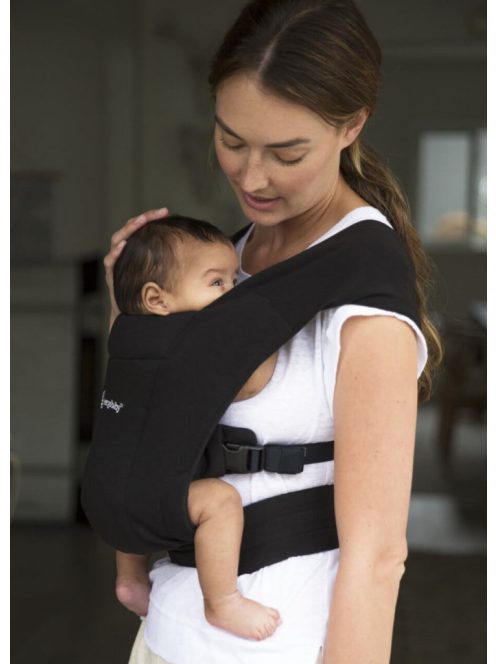 Ergobaby Embrace Hordozó: Pure Black / Fekete