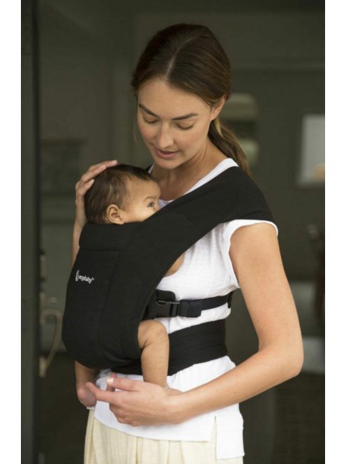 Ergobaby Embrace Hordozó: Pure Black / Fekete