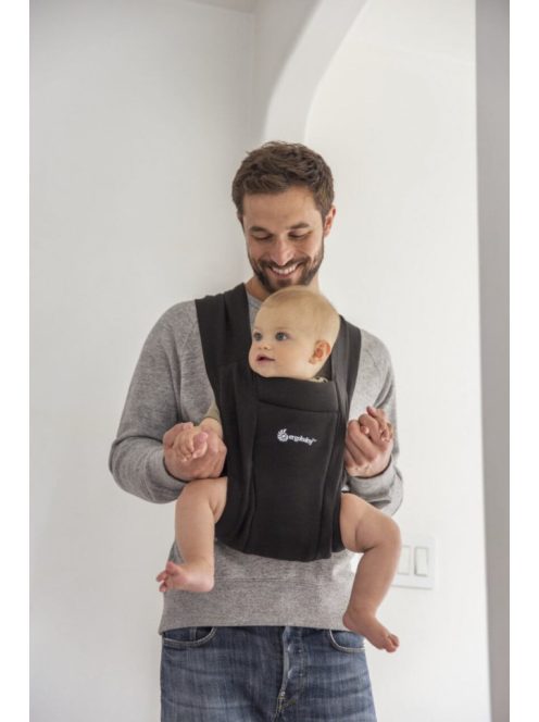 Ergobaby Embrace Hordozó: Pure Black / Fekete