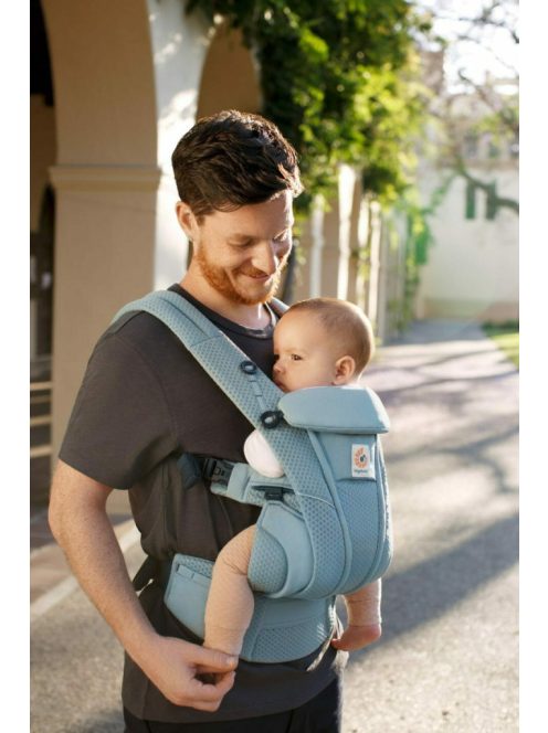 Ergobaby Omni Breeze Hordozó: Slate Blue / Világos zöld