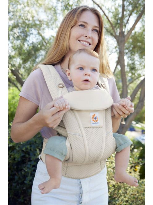 Ergobaby Omni Breeze Hordozó: Natural Beige / Bézs