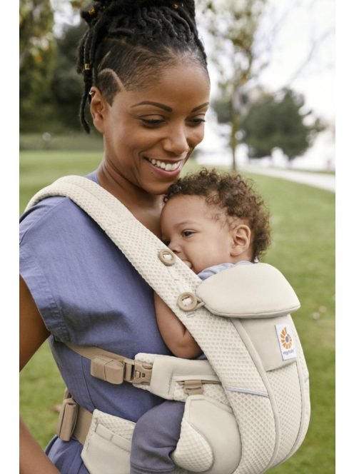 Ergobaby Omni Breeze Hordozó: Natural Beige / Bézs