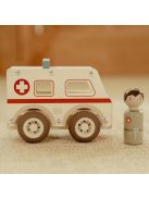Little Dutch Mentőautó figurával