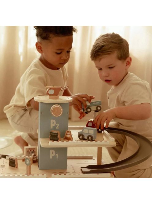 Little Dutch Parkolóház lifftel