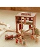 Little Dutch Tűzoltóállomás vasúti sínpályához