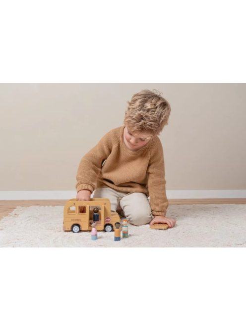 Little Dutch iskolabusz figurákkal